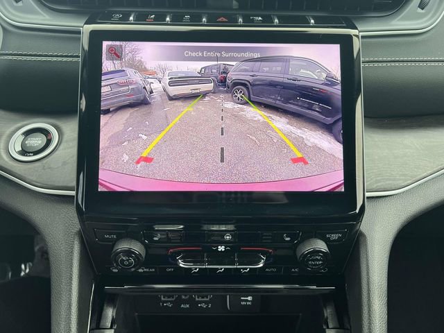 Certified 2023 Jeep Grand Cherokee Limited image 31