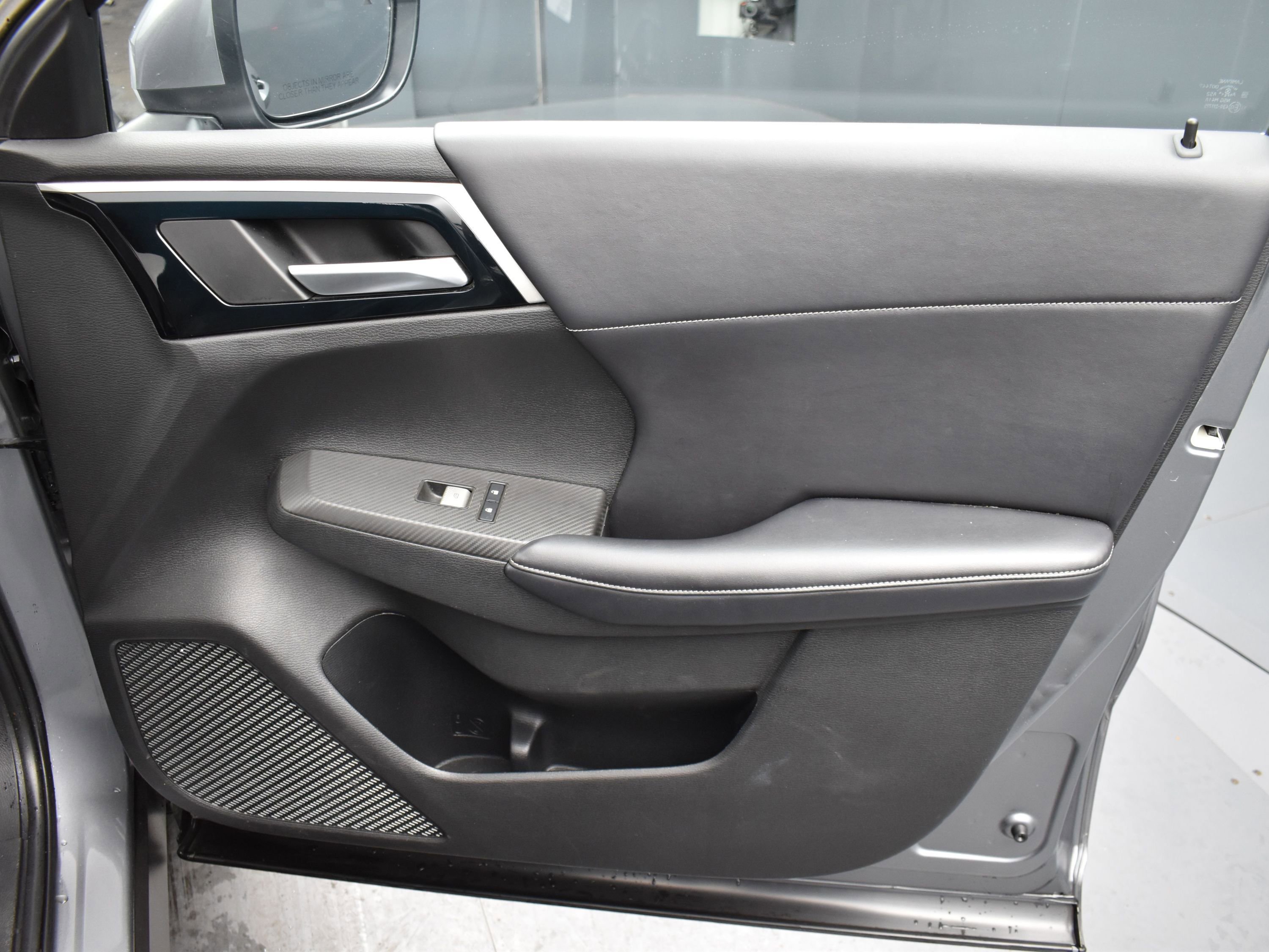 Used 2022 Mitsubishi Outlander SE image 6