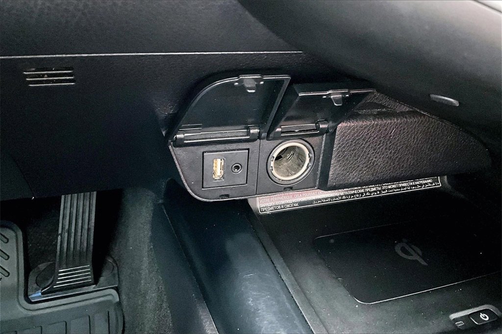 Used 2019 Toyota Camry XSE image 26