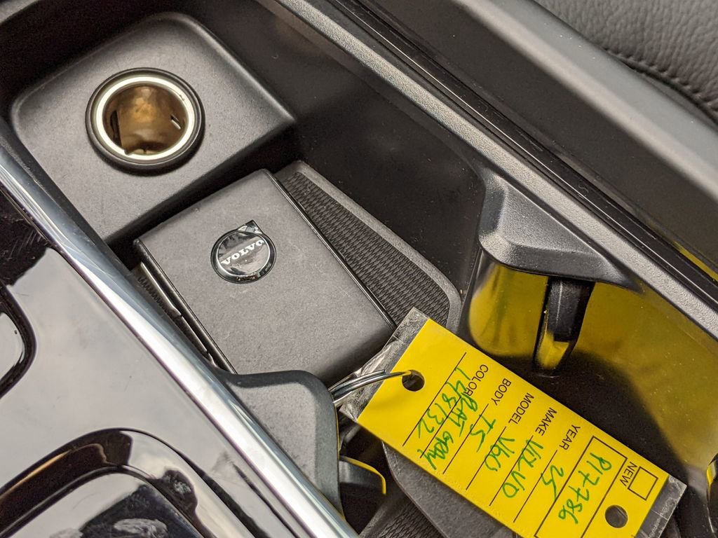 Certified 2025 Volvo V60 B5 Cross Country Plus image 20