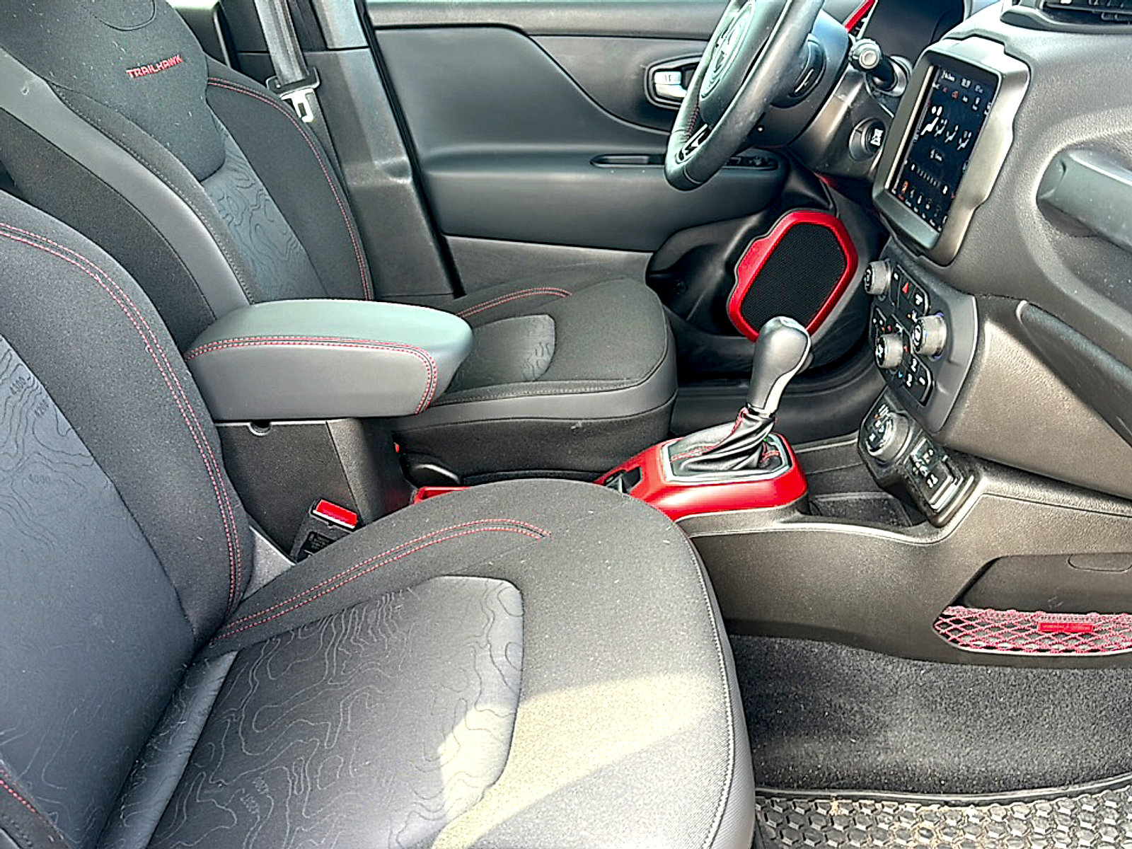 Used 2022 Jeep Renegade Trailhawk w/ Trailer Tow Group AWD/4WD image 23