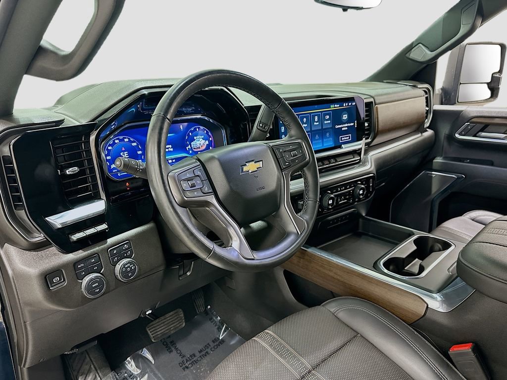 Used 2024 Chevrolet Silverado 3500 High Country w/ High Country Premium Package image 9