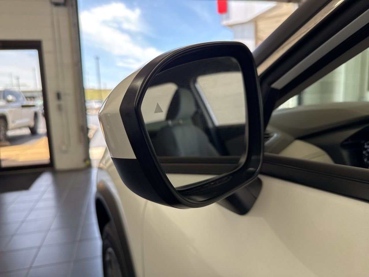 Used 2025 Nissan Rogue SV image 13