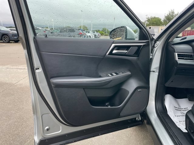 Used 2025 Mitsubishi Outlander SE AWD/4WD image 21