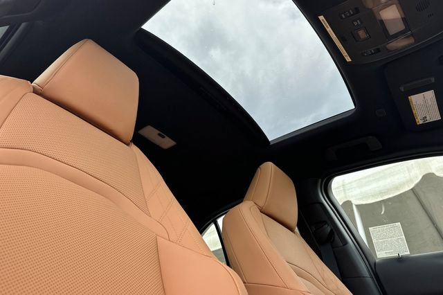 New 2026 Lexus UX 300h AWD image 15