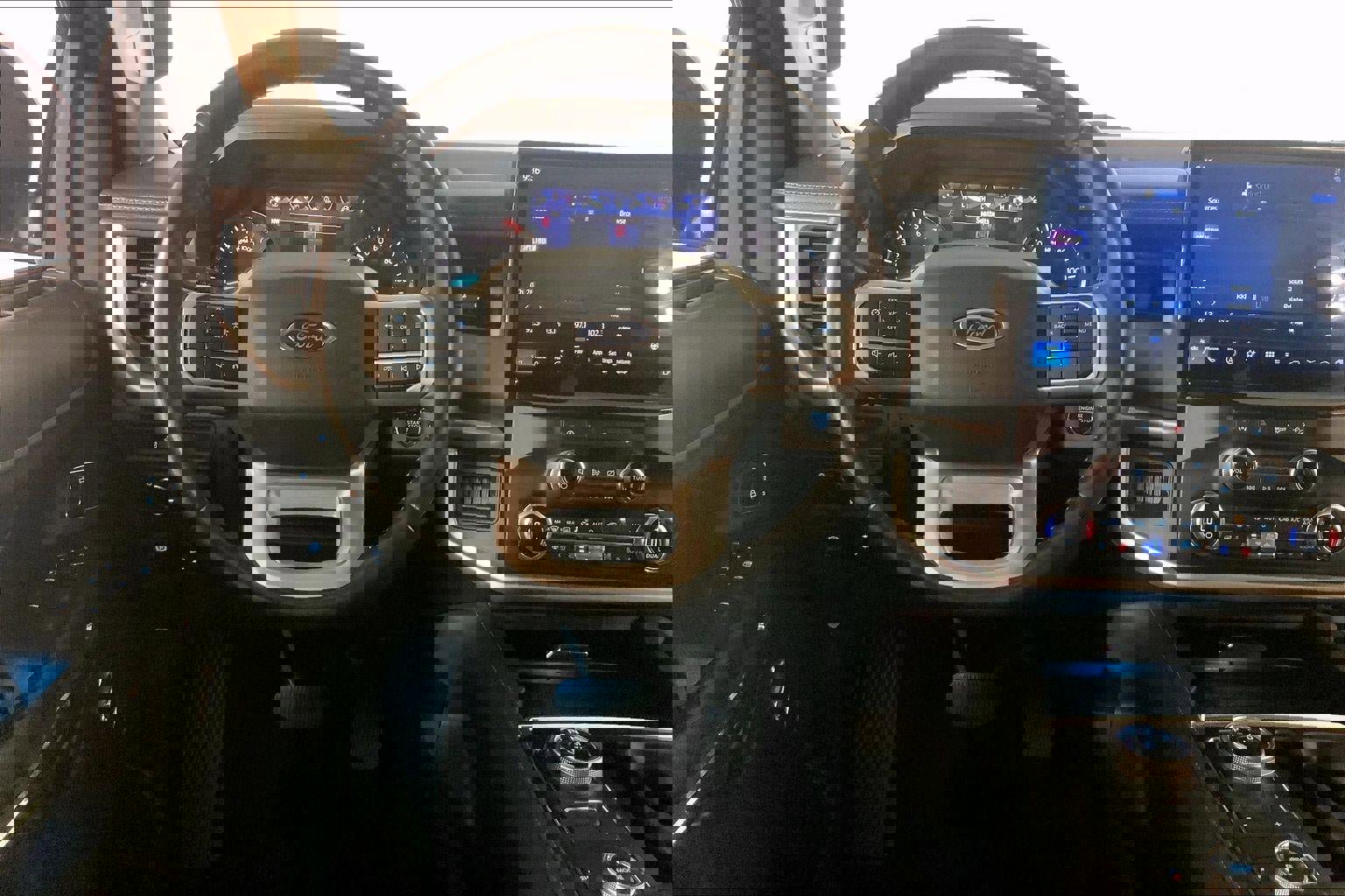 Used 2024 Ford Expedition XLT AWD/4WD image 5