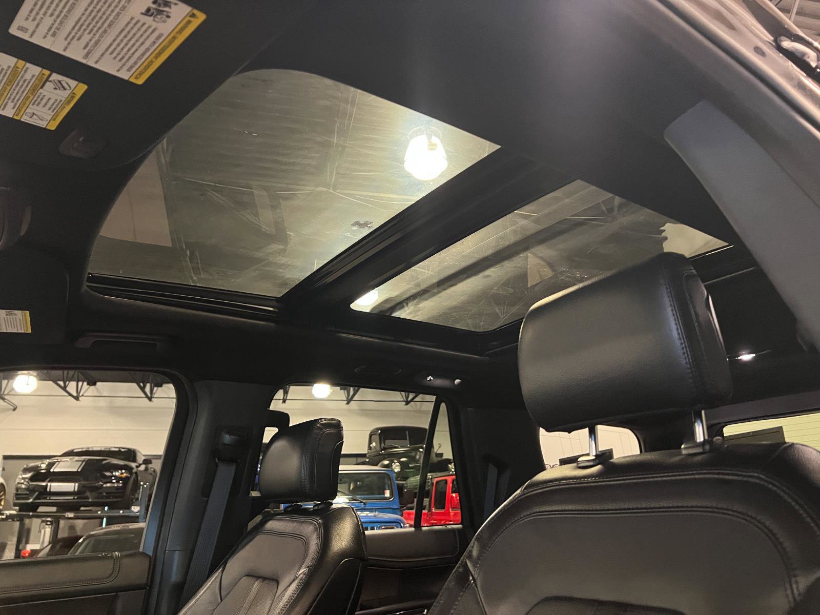 Used 2019 Ford Expedition Limited w/ Equipment Group 301A AWD/4WD image 25