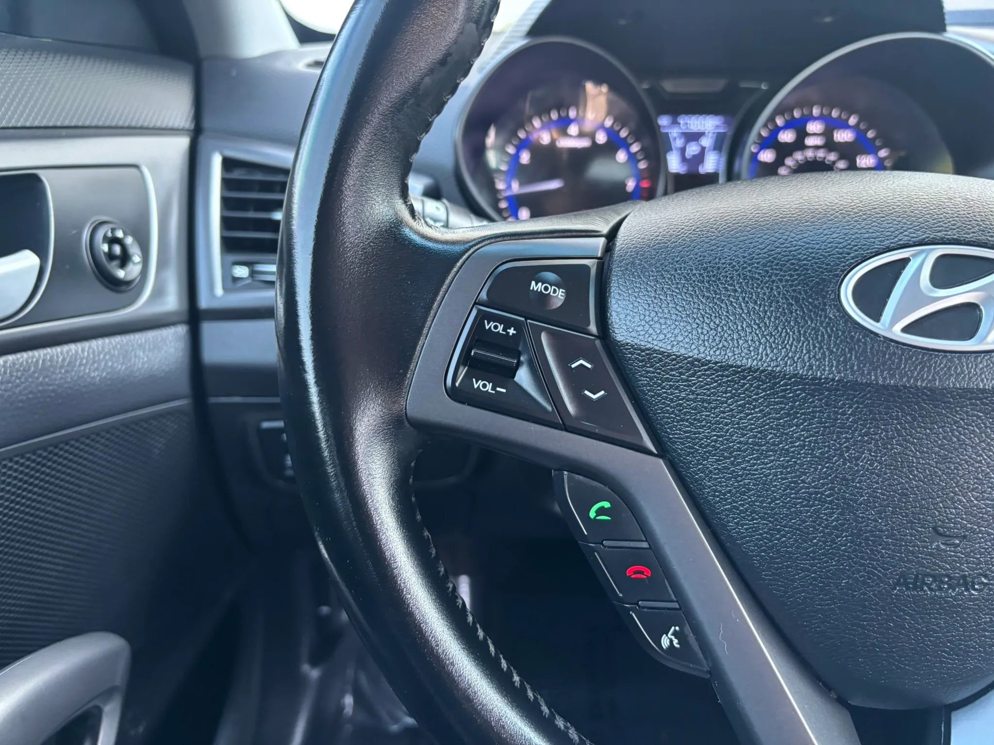 Used 2015 Hyundai Veloster Turbo FWD image 20