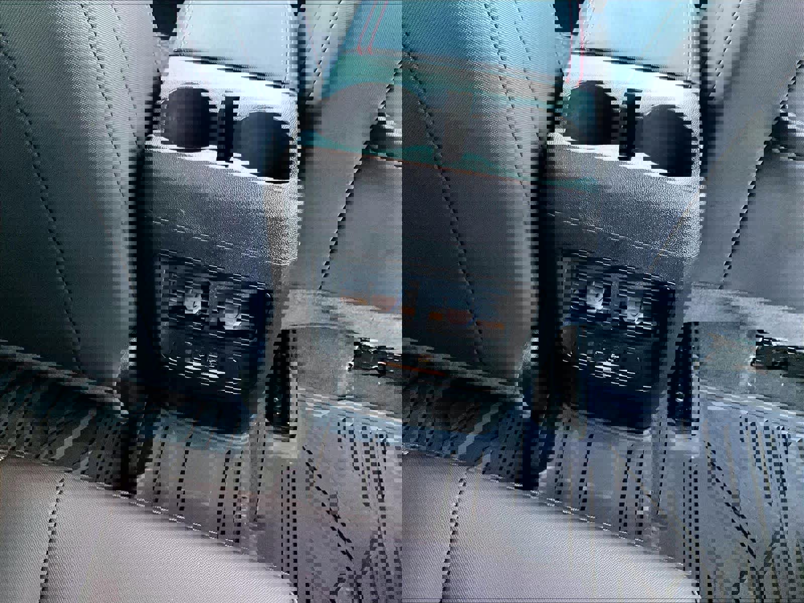 Used 2024 Chevrolet Colorado Z71 w/ Z71 Convenience Package 2 image 26