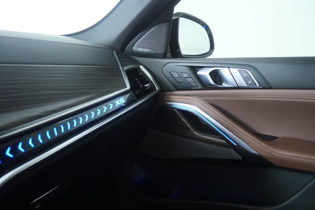 Used 2027 BMW X6 xDrive40i w/ Executive Package AWD/4WD image 27