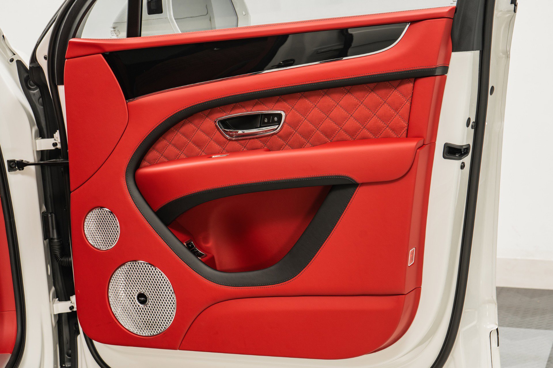 Used 2021 Bentley Bentayga Speed image 33