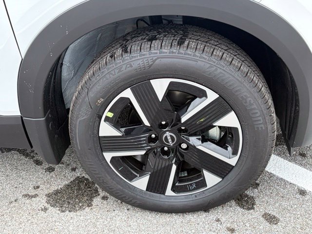 New 2026 Nissan Kicks SV w/ Cold Weather Package AWD/4WD image 11