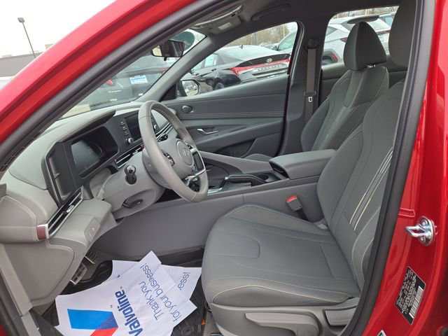 Certified 2025 Hyundai Elantra Sport image 23