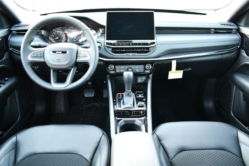 Certified 2026 Jeep Compass Latitude AWD/4WD image 11