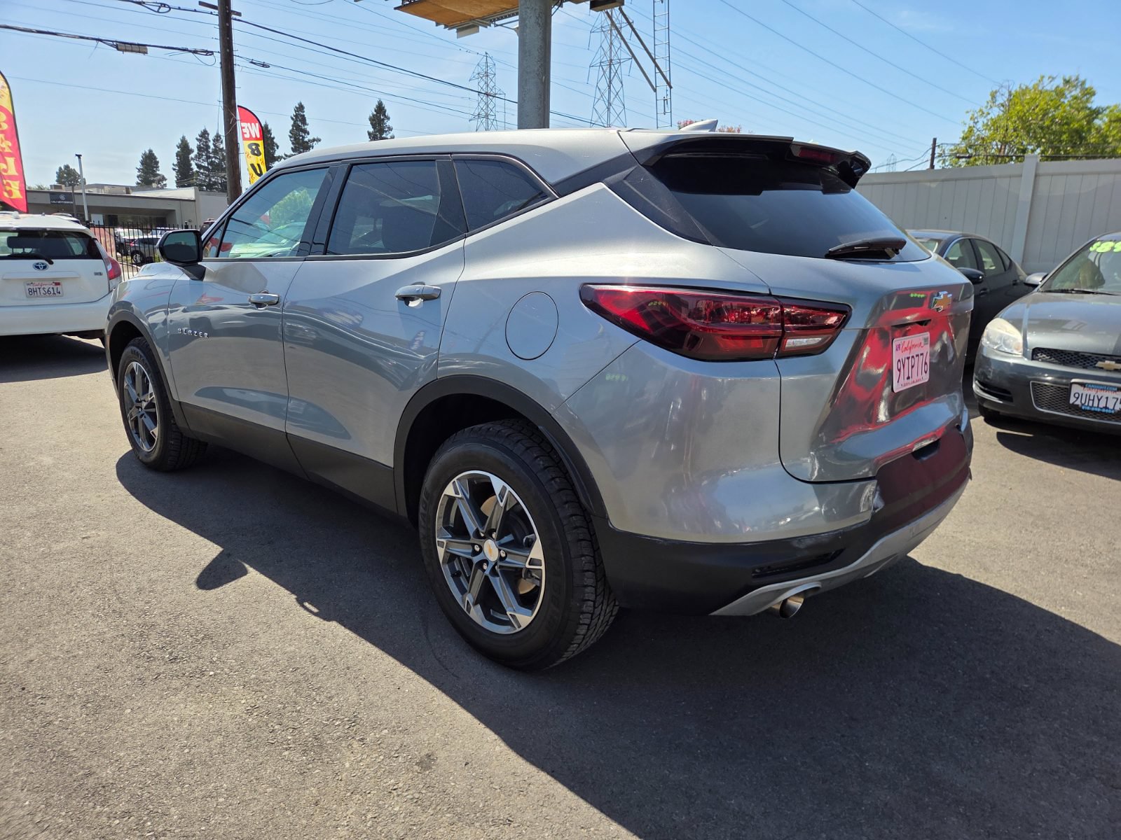 Used 2025 Chevrolet Blazer LT FWD image 2