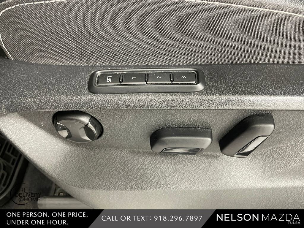 Used 2024 Volkswagen Atlas SEL Premium R-Line image 18