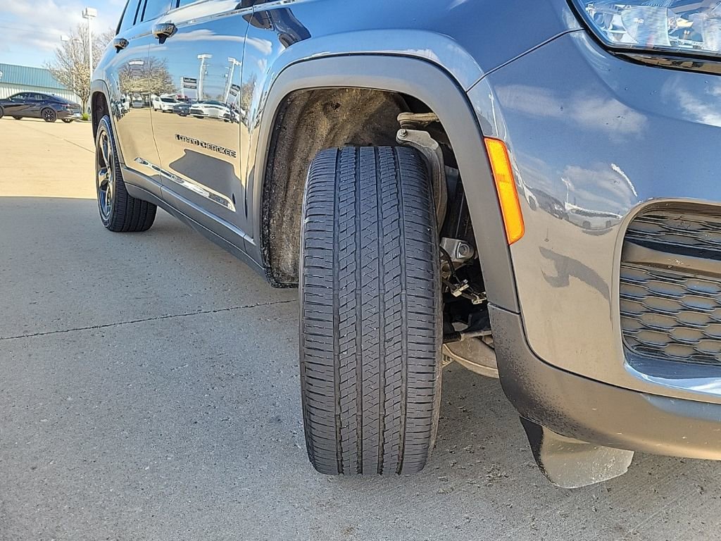 Used 2025 Jeep Grand Cherokee Altitude AWD/4WD image 18