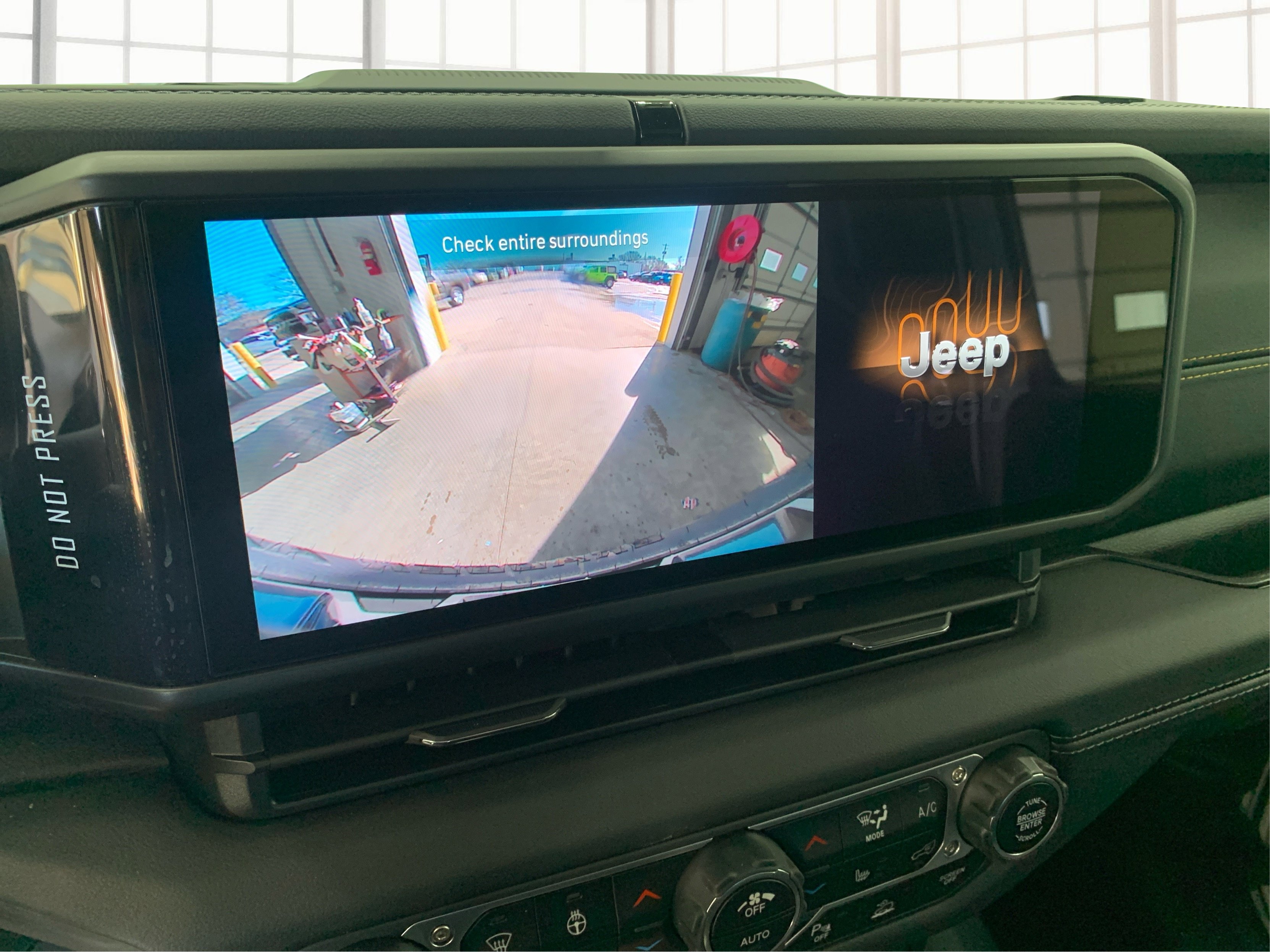 New 2025 Jeep Wrangler Sahara w/ Safety Group image 27