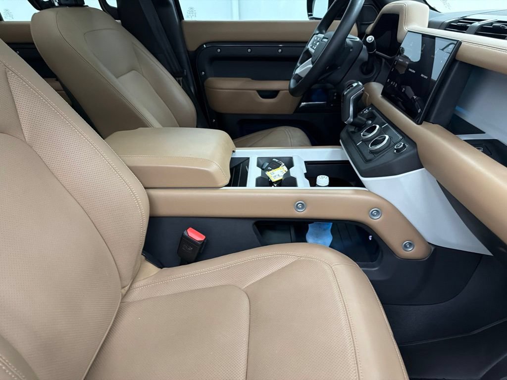 Used 2025 Land Rover Defender 110 S AWD/4WD image 30