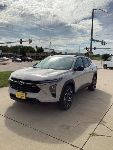 New 2026 Chevrolet Trax RS w/ Driver Confidence Package FWD image 1