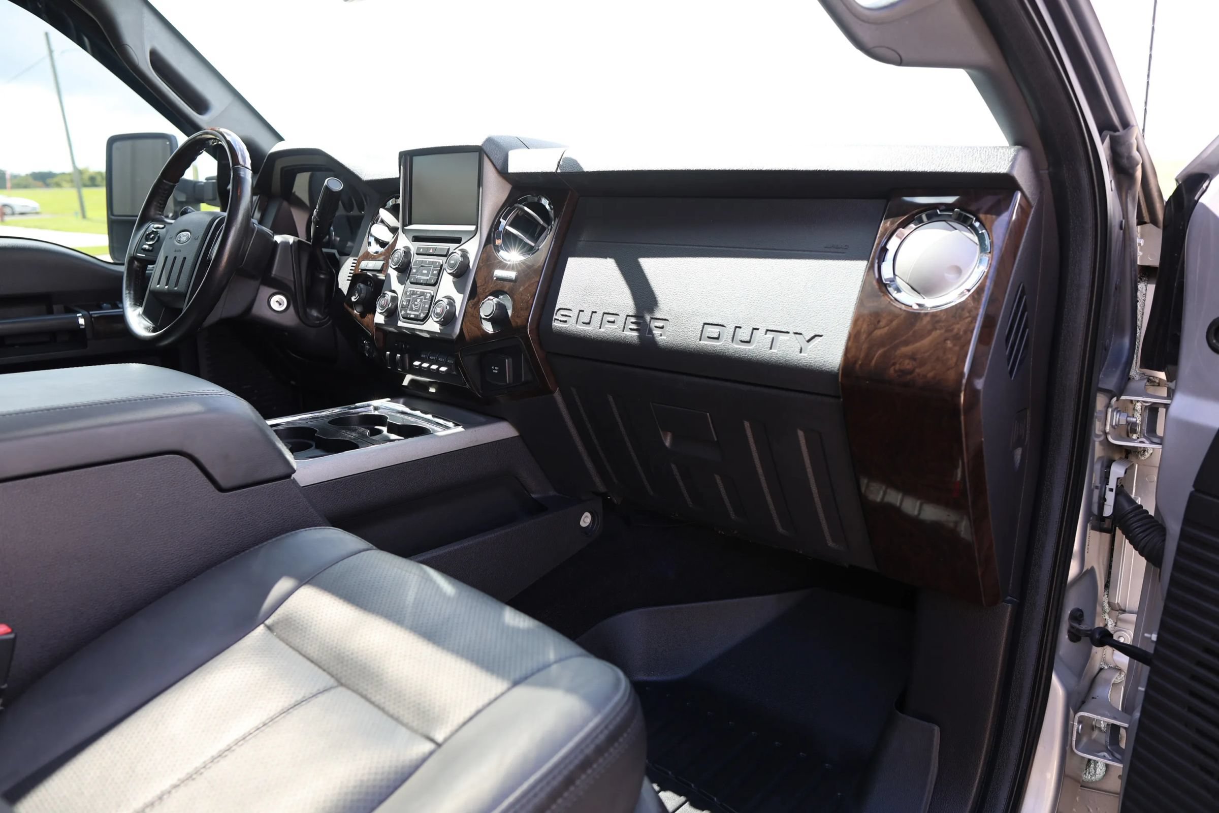 Used 2016 Ford F350 Platinum AWD/4WD image 42