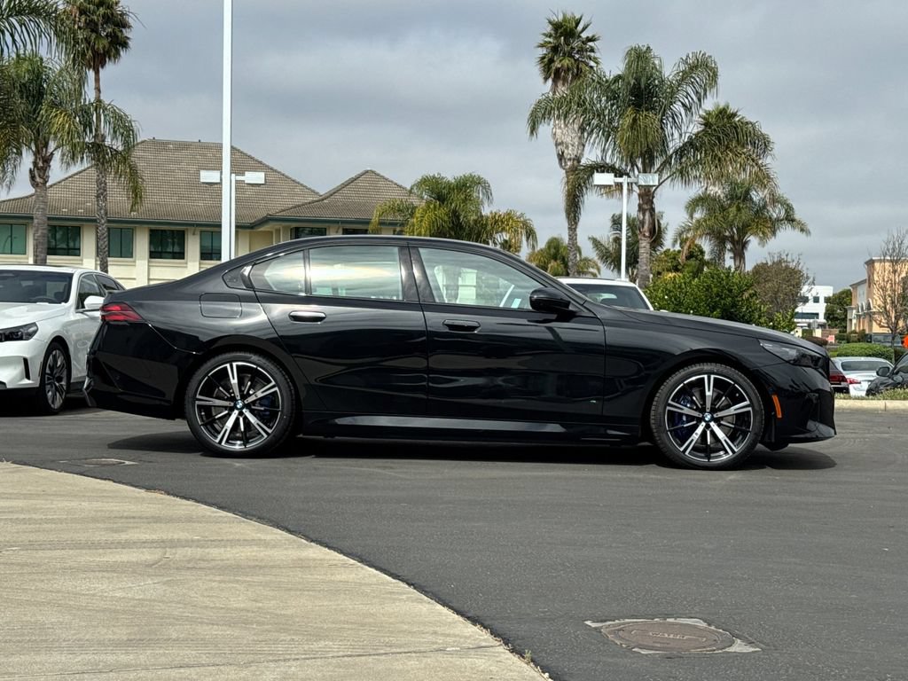 New 2027 BMW 550e xDrive w/ Premium Package AWD/4WD image 3