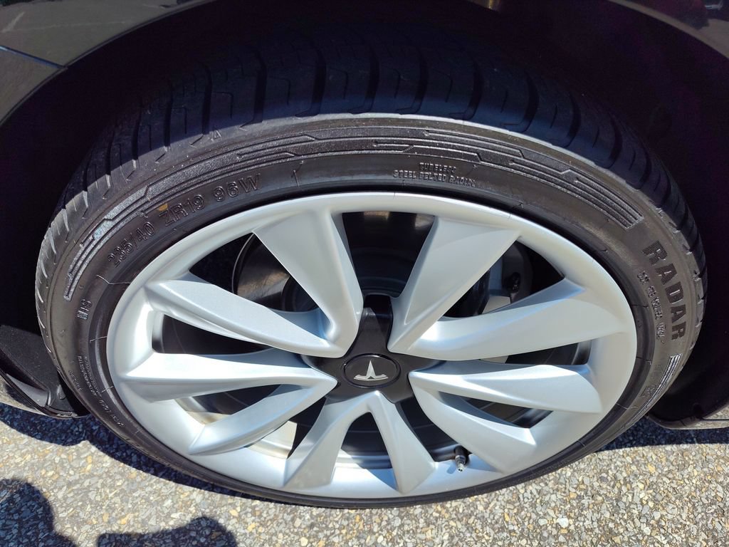 Used 2018 Tesla Model 3 Long Range RWD image 10