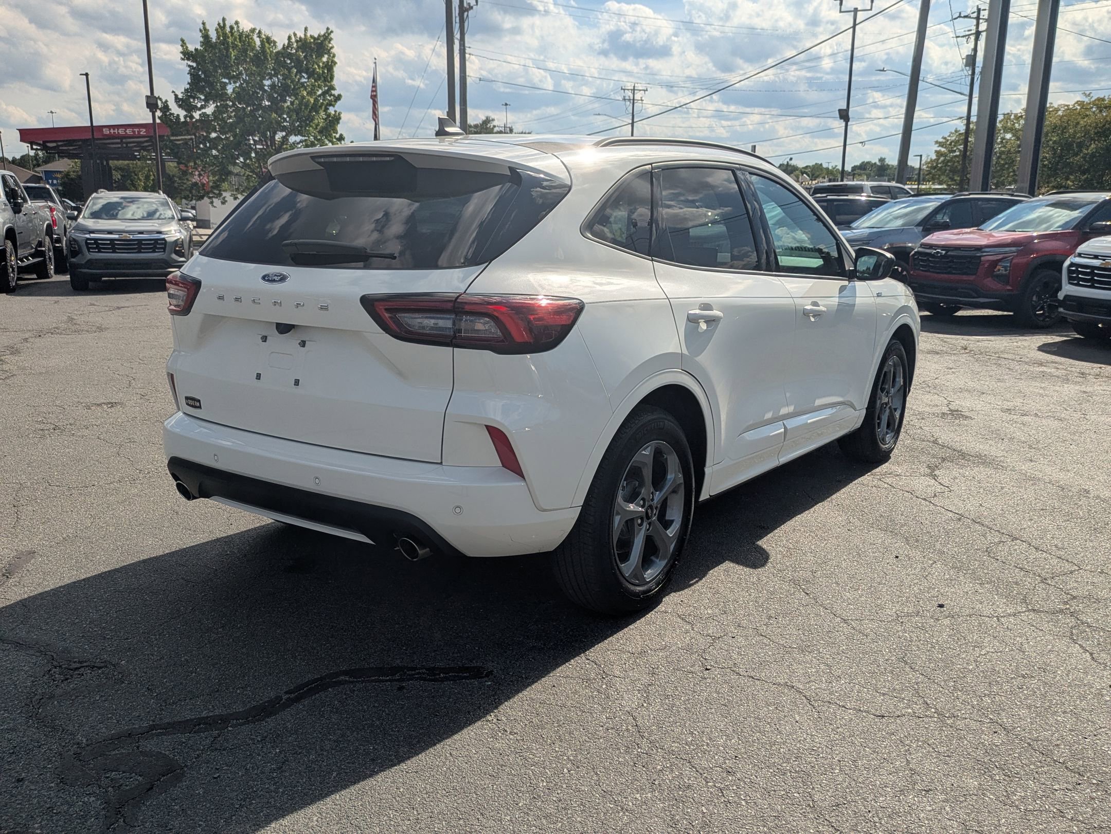 Used 2024 Ford Escape ST-Line w/ Tech Pack #1 FWD image 5