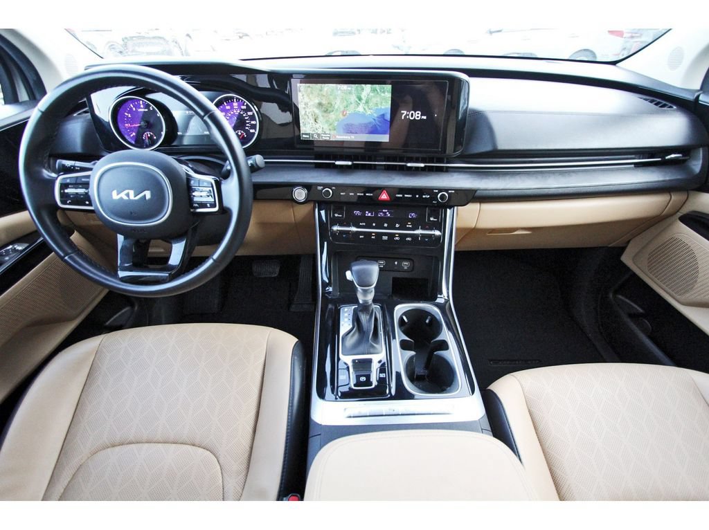 Used 2023 Kia Carnival EX FWD image 10