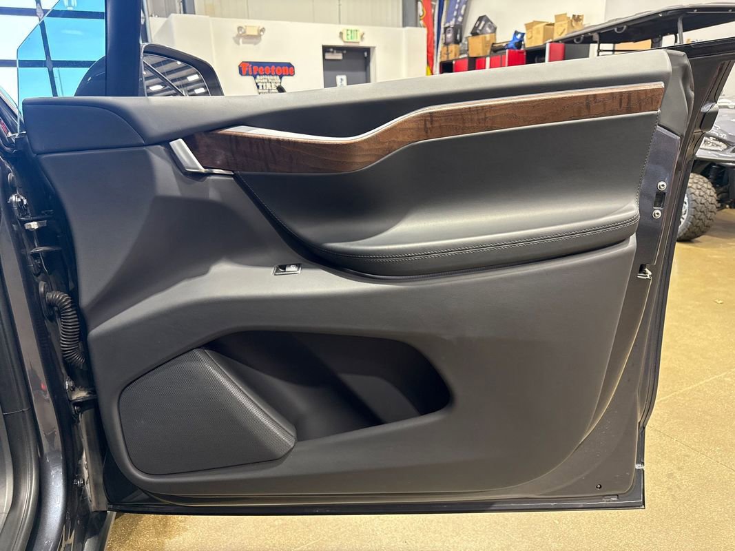 Used 2020 Tesla Model X image 62