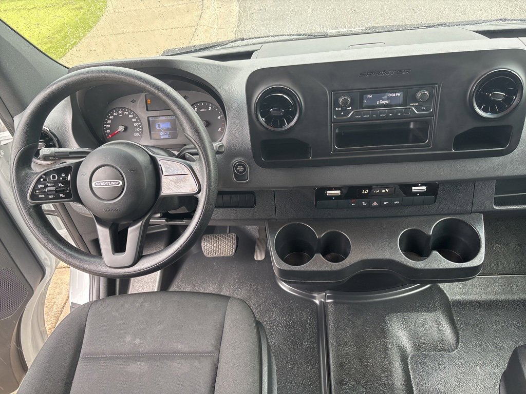 Used 2021 Freightliner Sprinter 3500 image 32