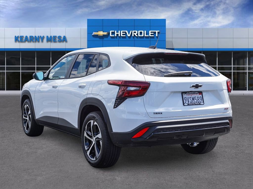 Used 2026 Chevrolet Trax RS w/ Sunroof Package image 4