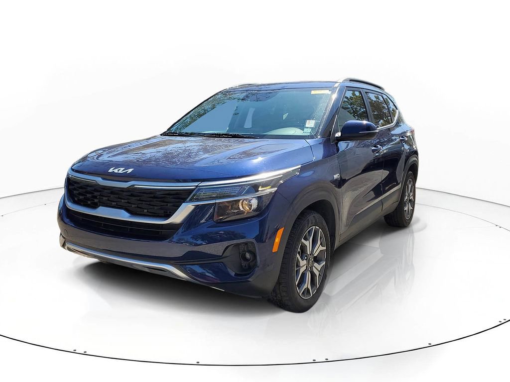 Certified 2023 Kia Seltos EX image 3