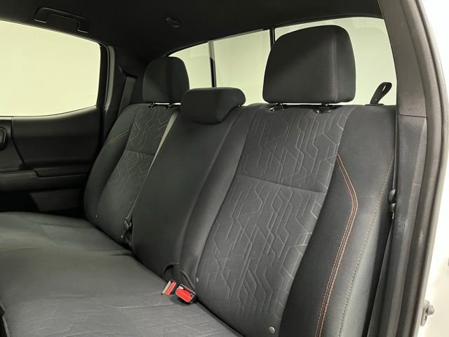 Used 2020 Toyota Tacoma TRD Off-Road w/ Technology Package AWD/4WD image 29