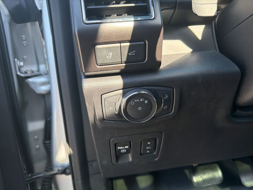 Used 2018 Ford Expedition Limited w/ Equipment Group 301A image 18