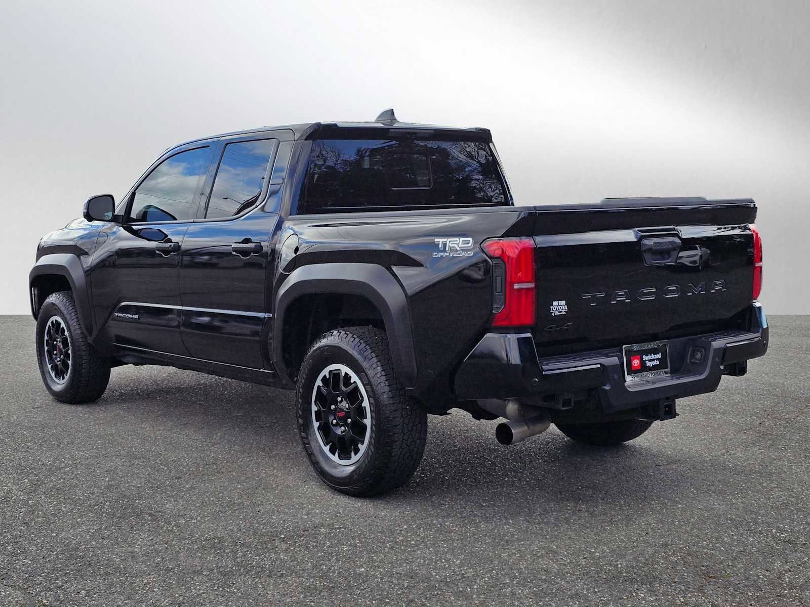 Used 2025 Toyota Tacoma TRD Off-Road w/ TRD Off Road Premium Package image 5