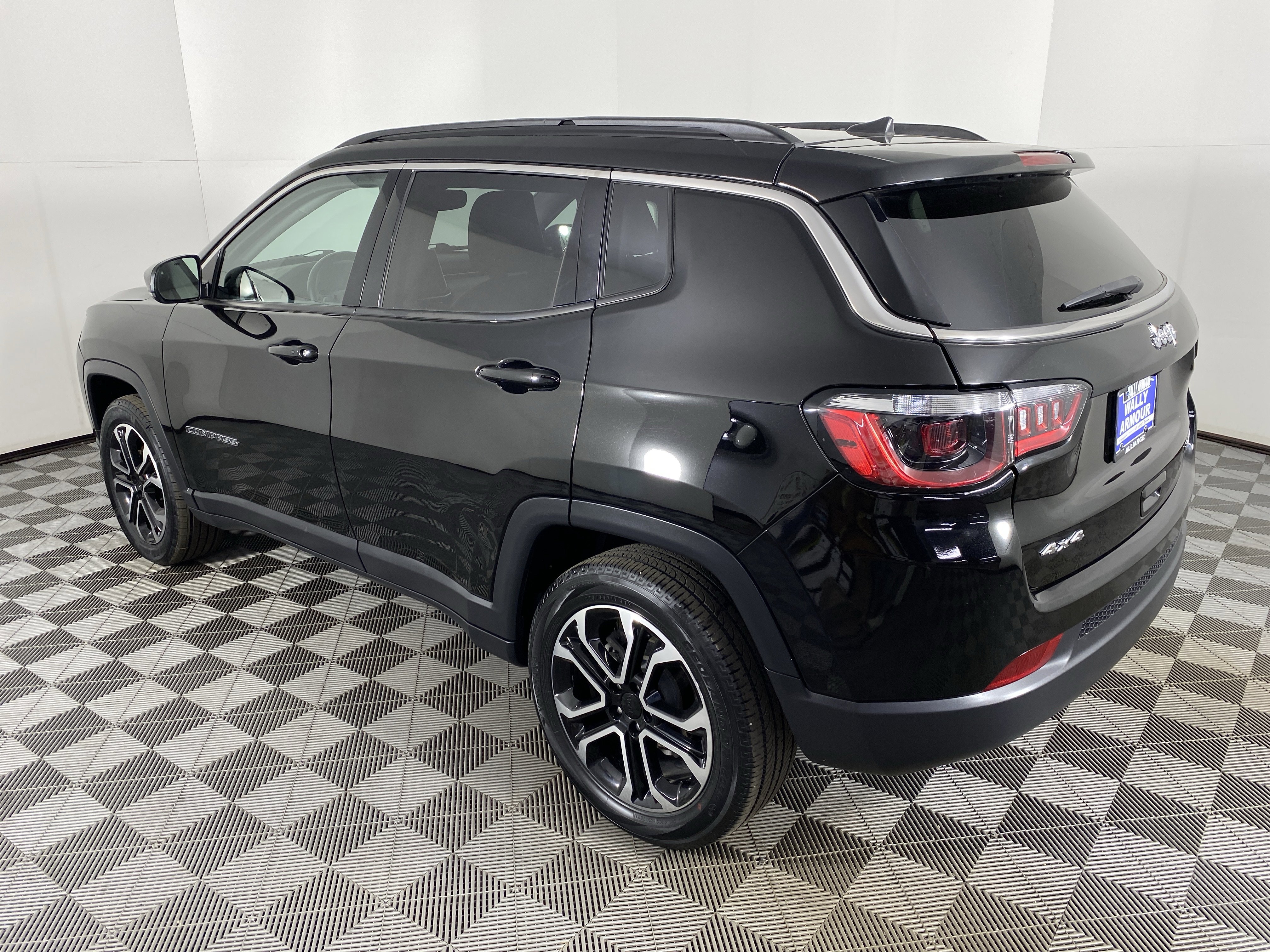 Used 2022 Jeep Compass Limited image 8