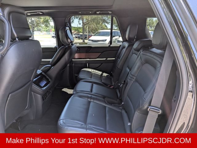 Used 2024 Lincoln Navigator Premiere AWD/4WD image 13