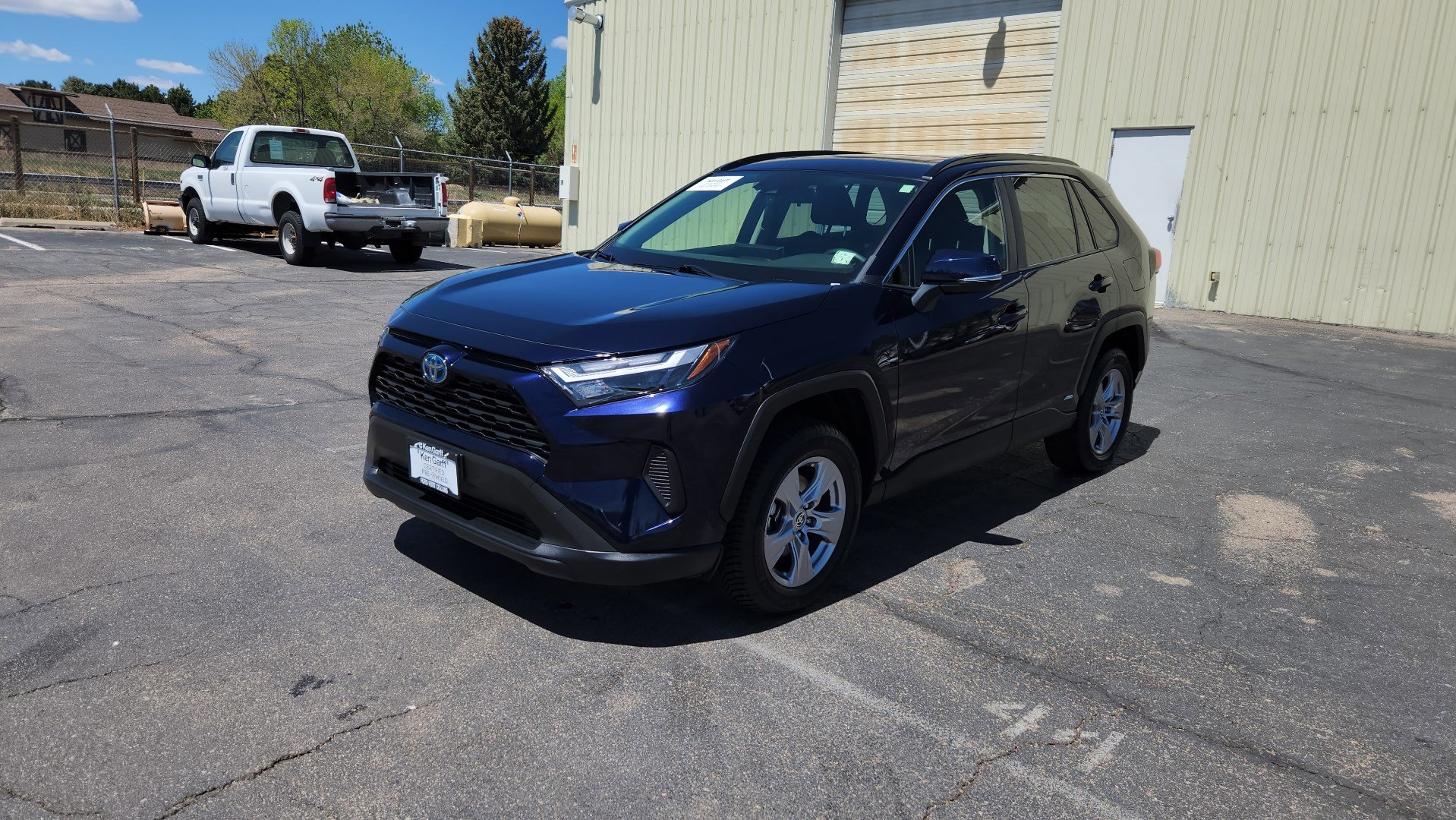 Used 2023 Toyota RAV4 XLE w/ Convenience Package AWD/4WD image 2