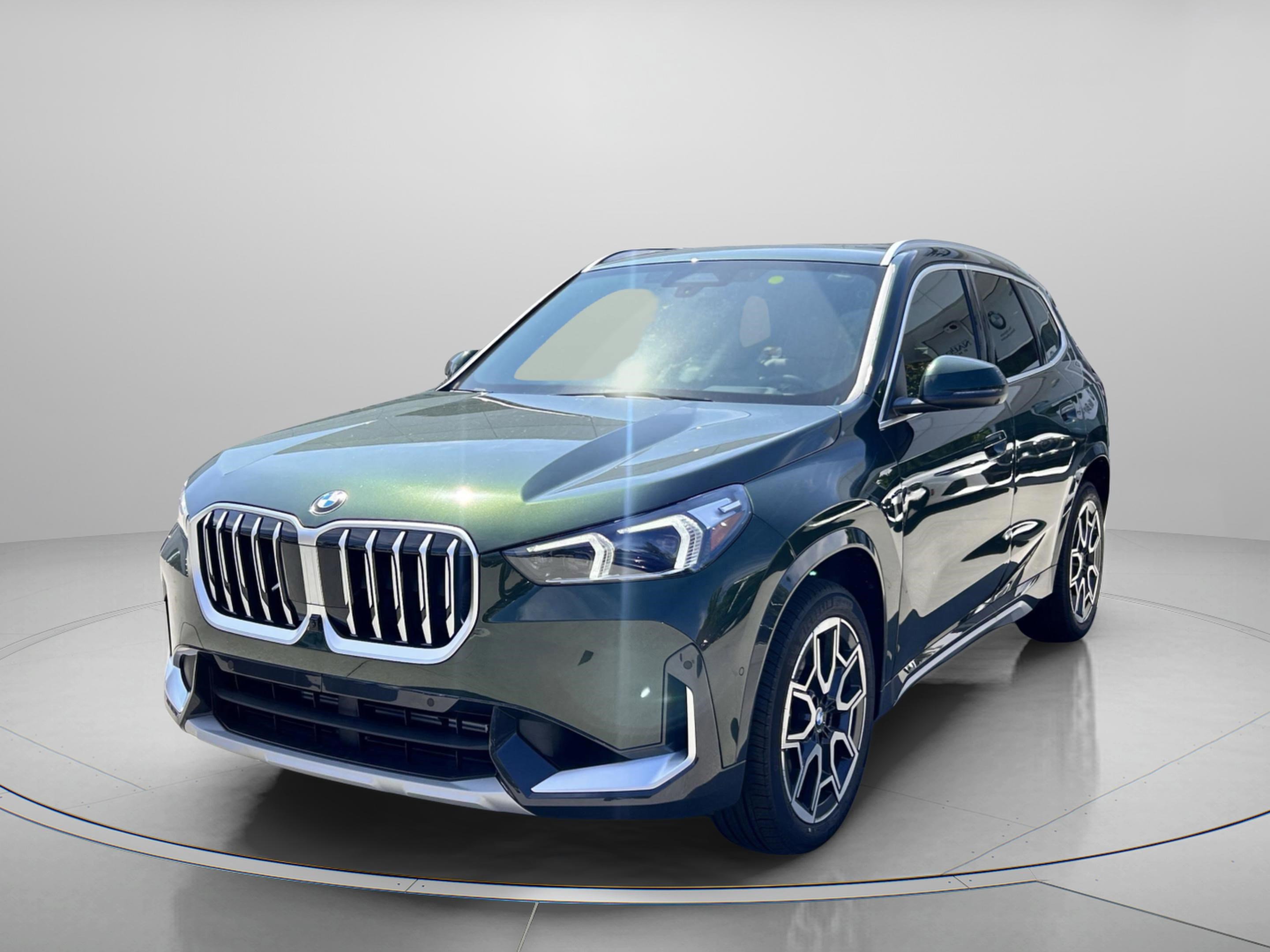 Used 2025 BMW X1 xDrive28i w/ Technology Package image 2