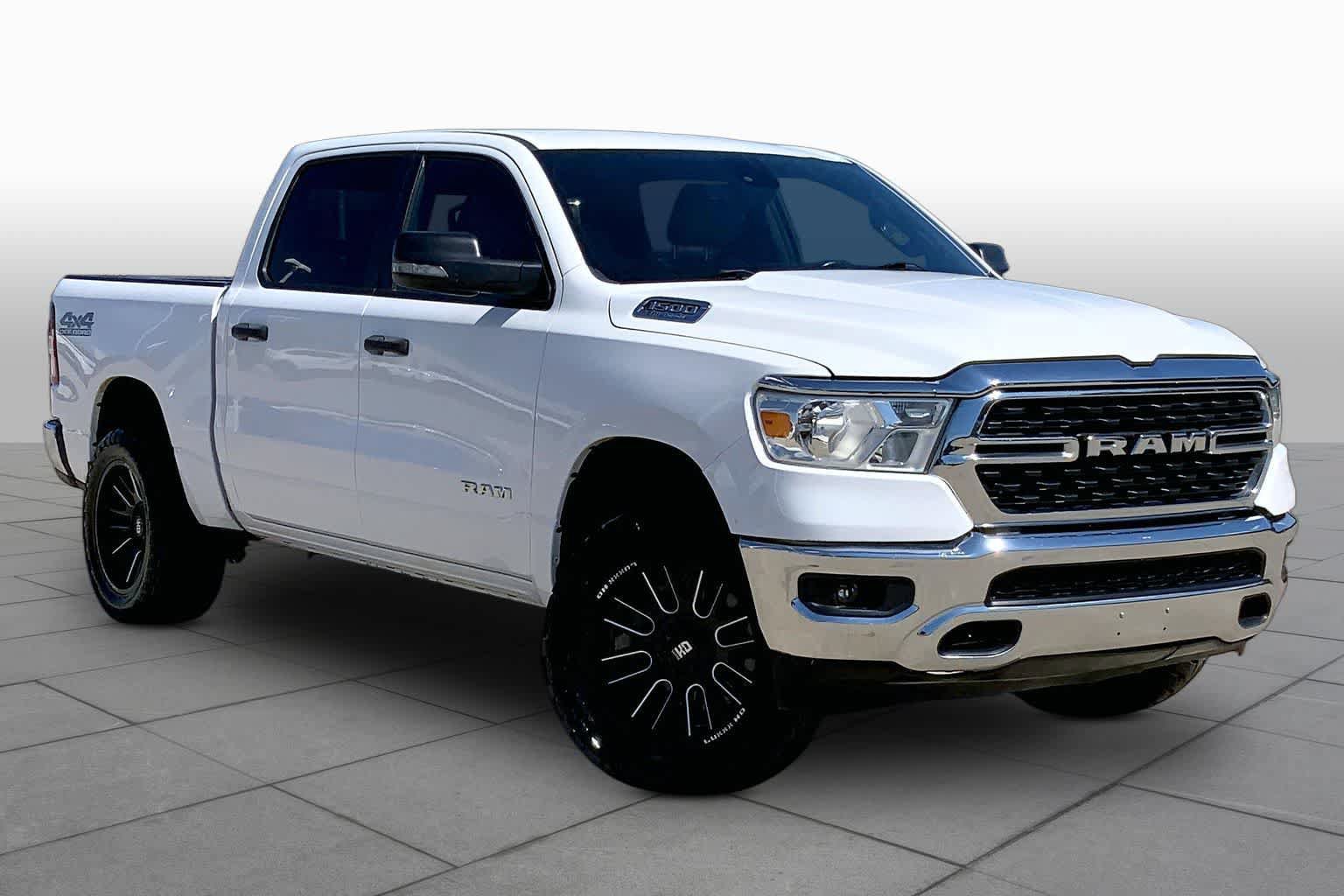 Used 2023 RAM 1500 Big Horn AWD/4WD image 3