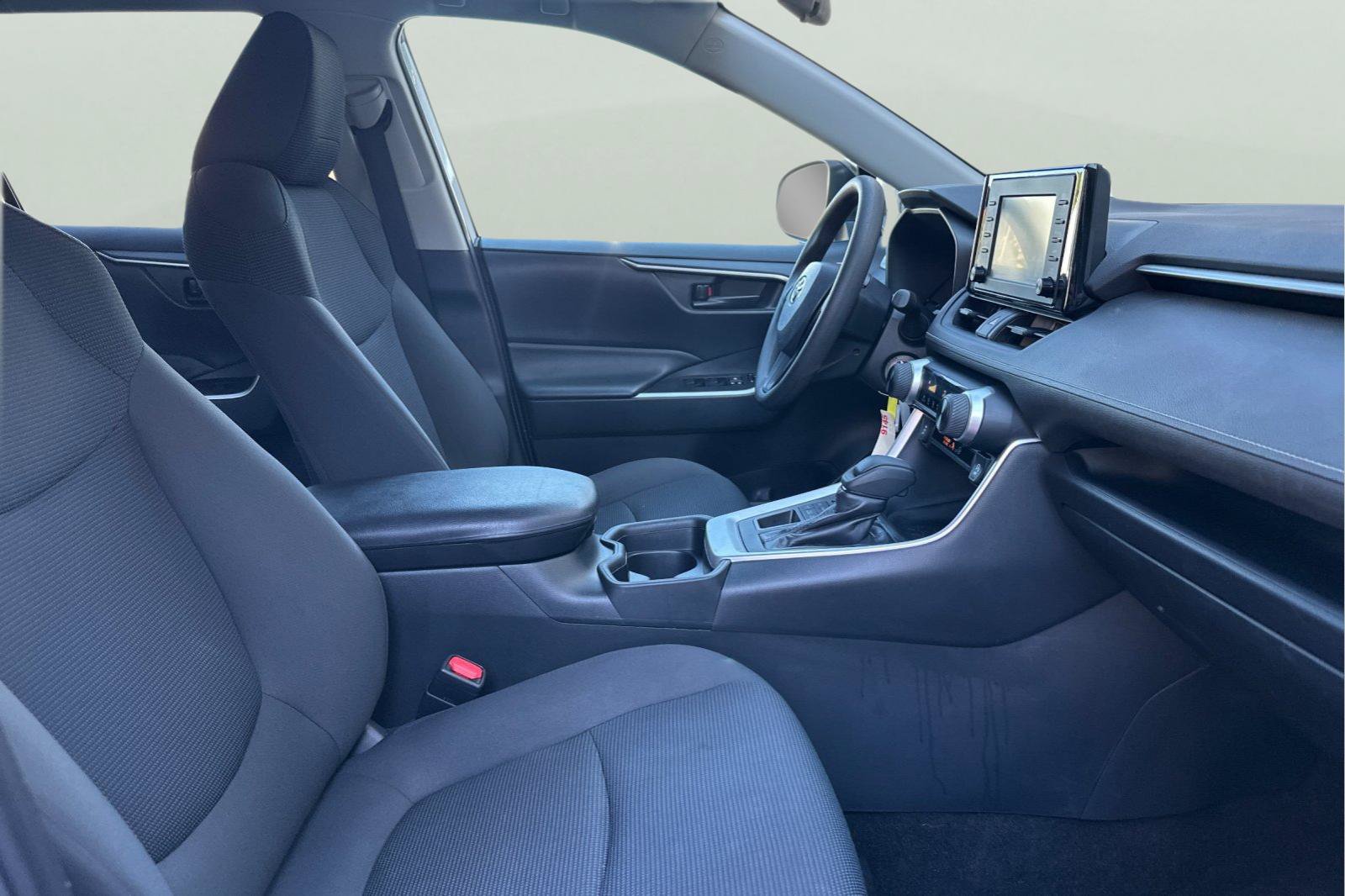 Used 2019 Toyota RAV4 LE w/ All Weather Liner Package AWD/4WD image 20