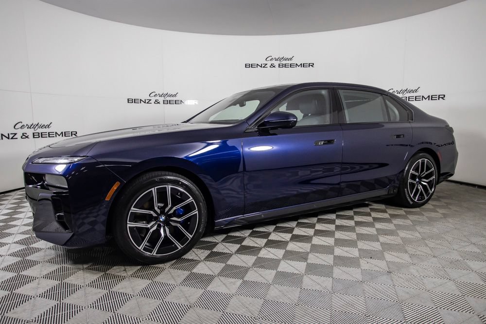 Used 2025 BMW 760i xDrive w/ Executive Package AWD/4WD image 9