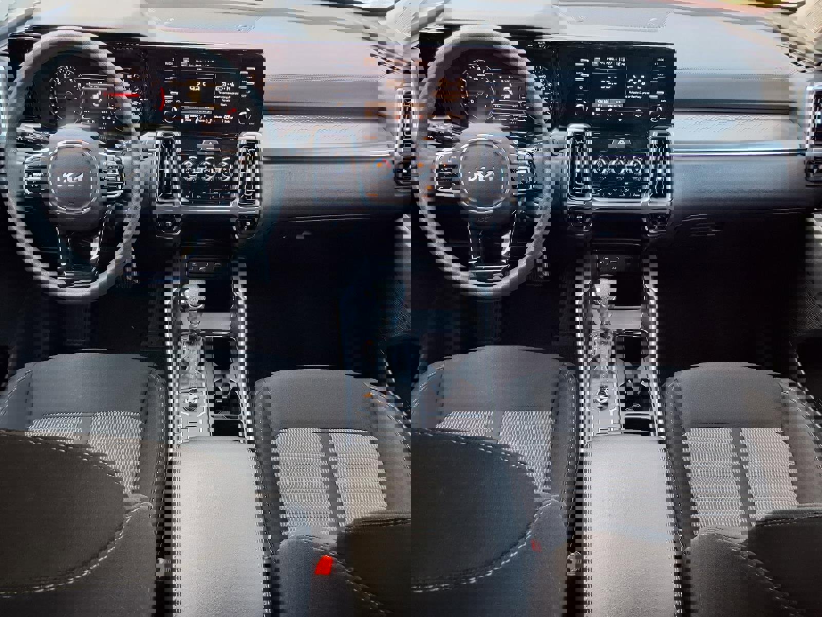 Used 2023 Kia Sorento LX image 8