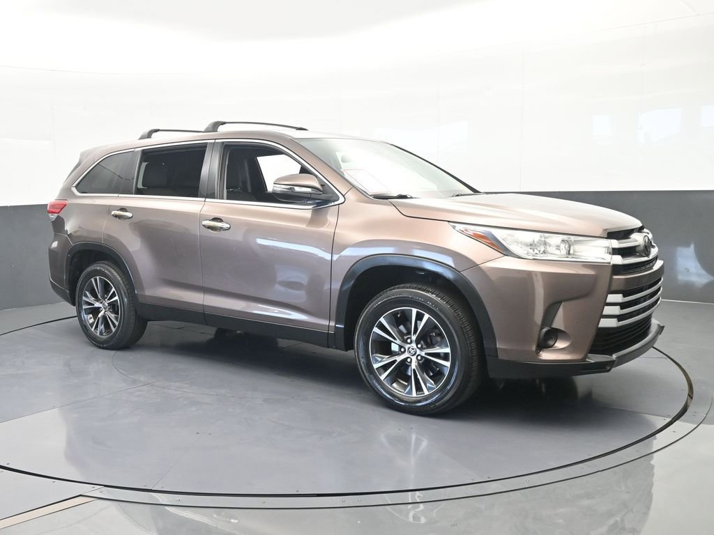 Used 2019 Toyota Highlander LE FWD image 8