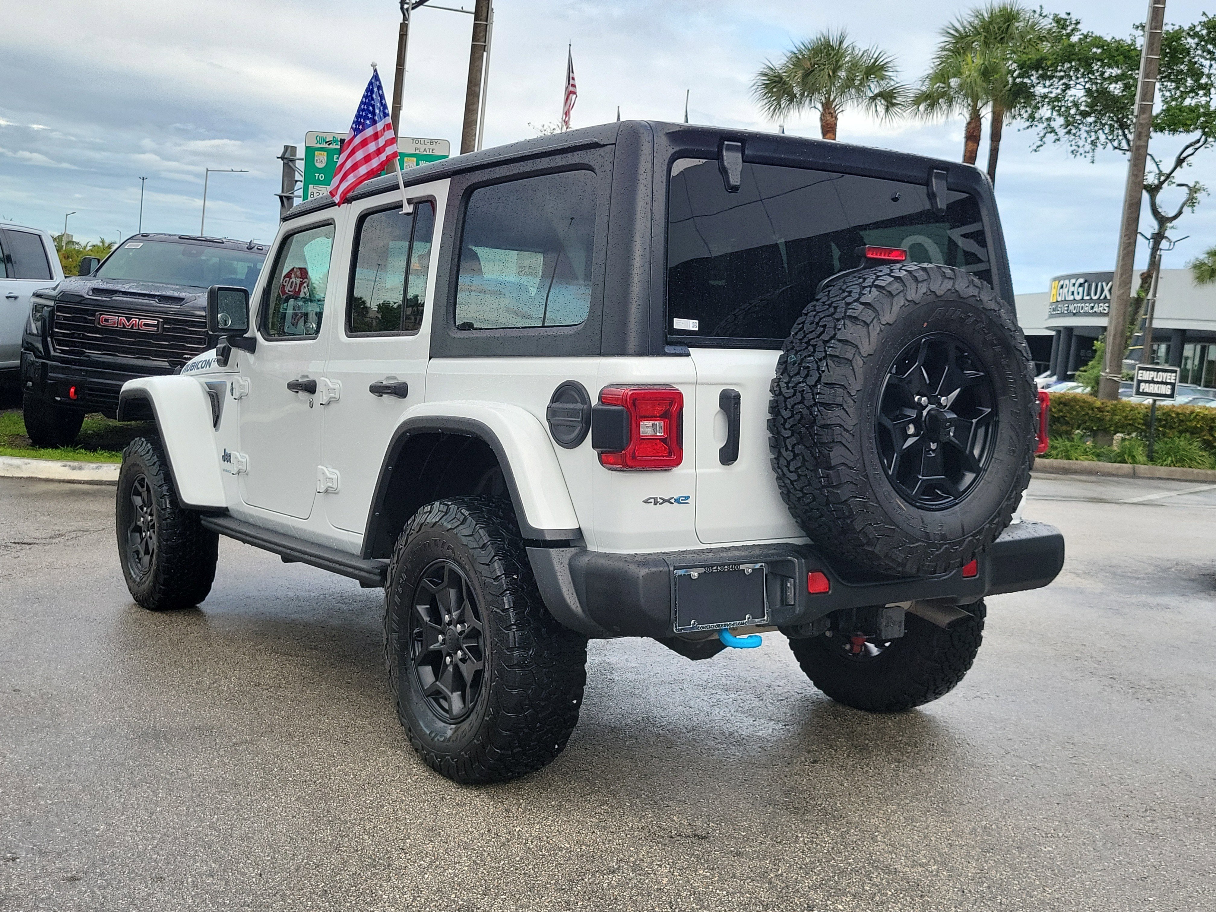 Used 2023 Jeep Wrangler Unlimited Rubicon 4xe image 7