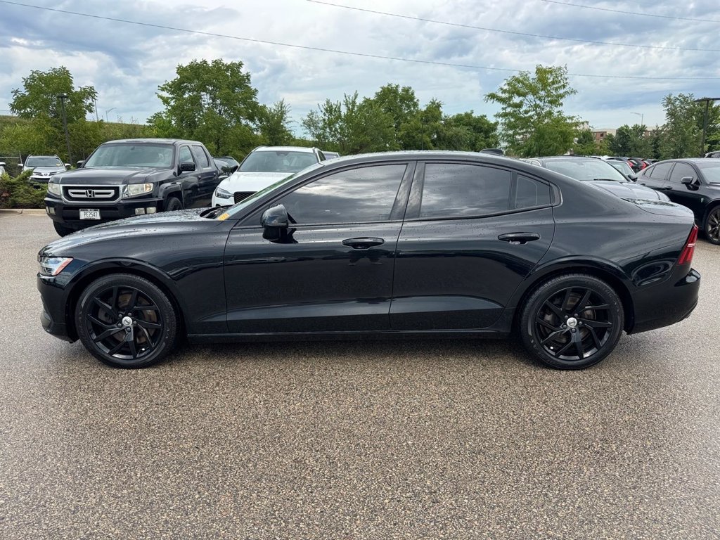 Used 2020 Volvo S60 T6 Momentum AWD/4WD image 2