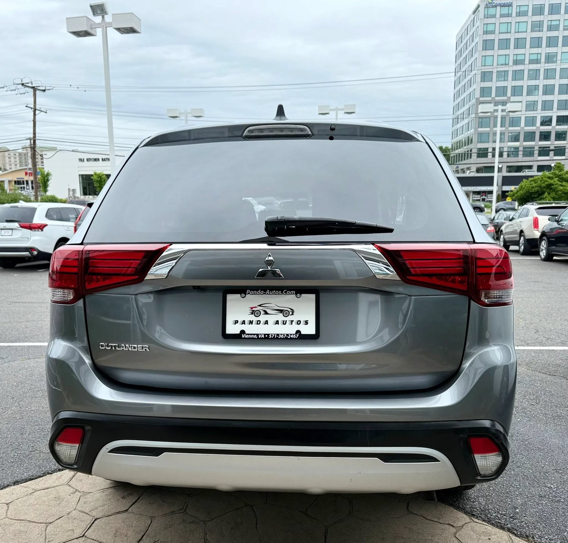 Used 2020 Mitsubishi Outlander ES AWD/4WD image 6
