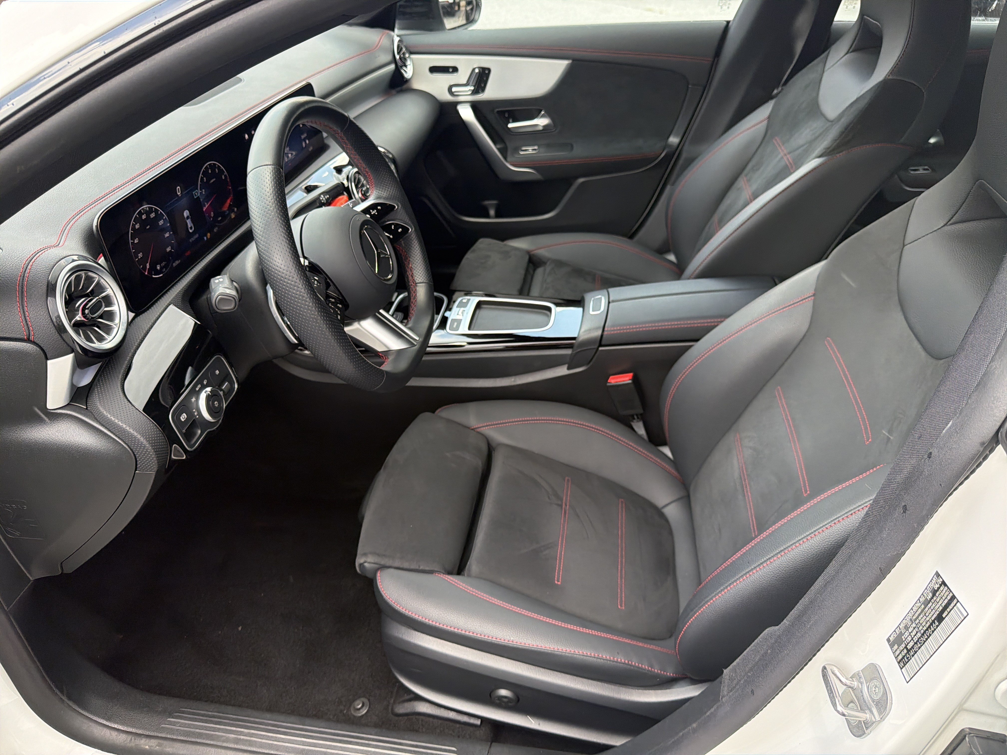 Used 2025 Mercedes-Benz CLA 250 4MATIC image 11