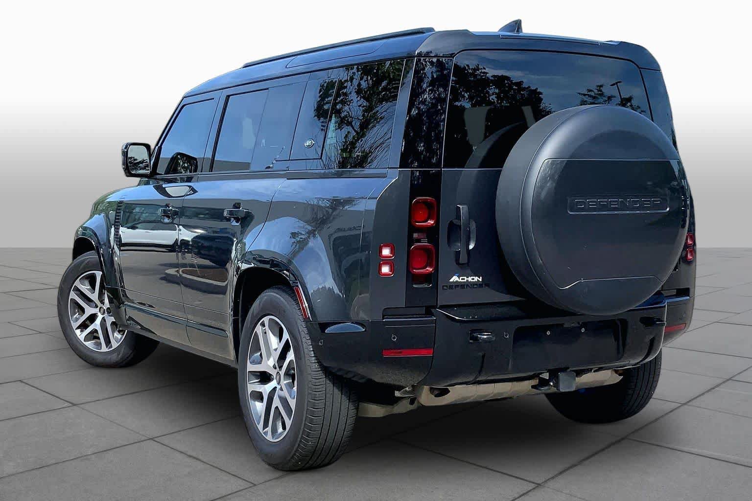 Used 2024 Land Rover Defender 110 X-Dynamic SE AWD/4WD image 11